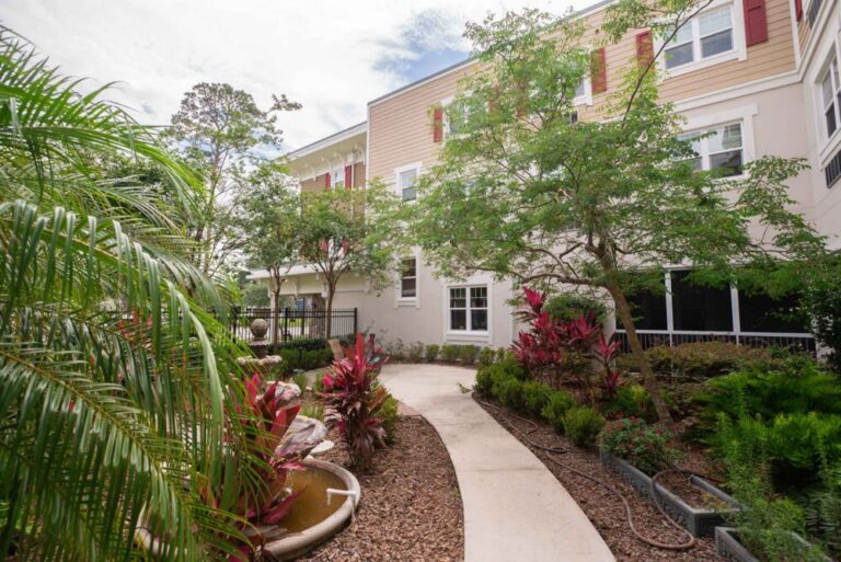 Beach House Senior Living Exterior